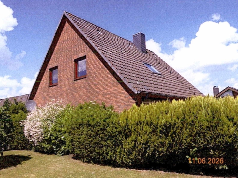 Einfamilienhaus mit Garage und Anbau in Brunsbüttel - Bild 1