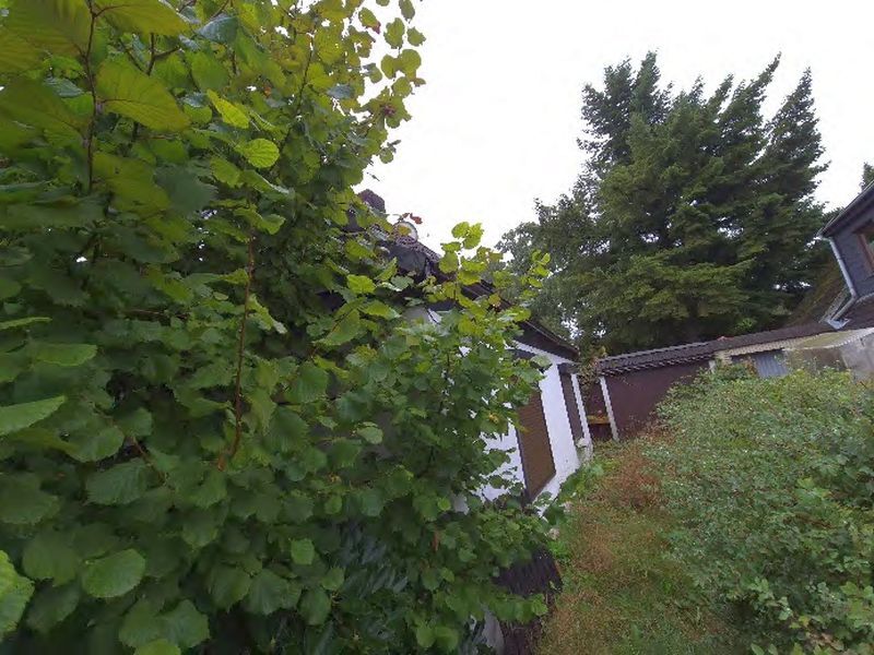 Einfamilienhaus mit Fertigteilgarage in Hamburg - Bild 1