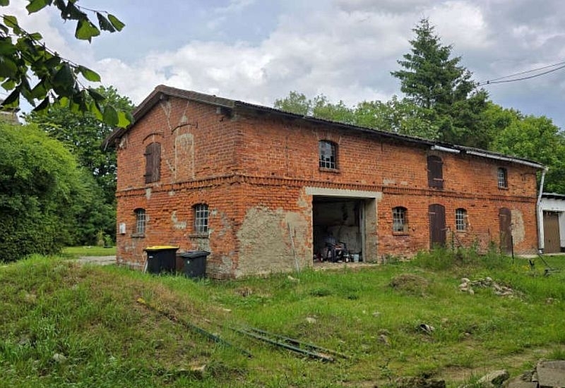 Einfamilienwohnhaus (Doppelhaushälfte) mit Nebengebäude in Gültz - Bild 3