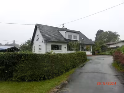 Zweifamilienhaus in Holunderweg 2, 53819 Neunkirchen-Seelscheid, Remschoß - Bild 1