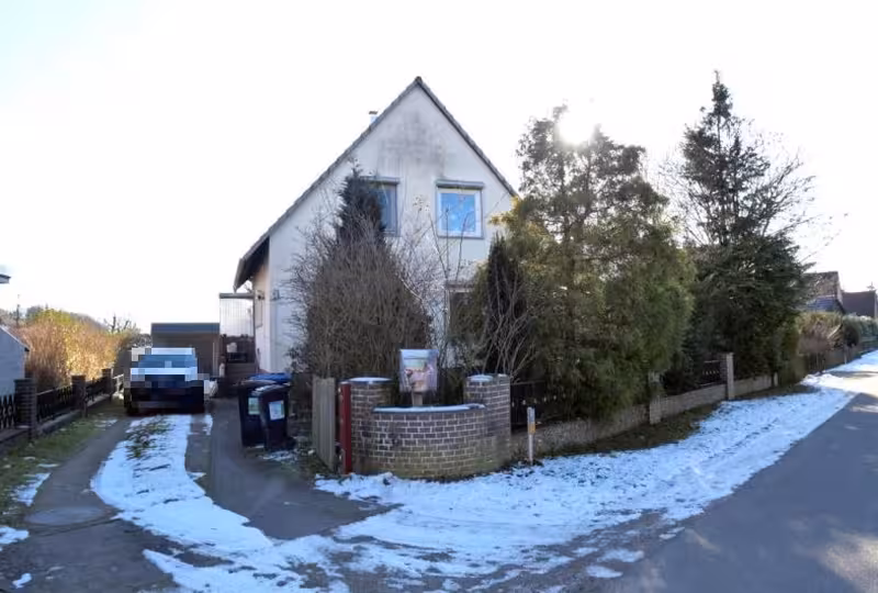 Einfamilienwohnhaus mit Pkw-Doppelgarage in Lehmrade - Bild 3