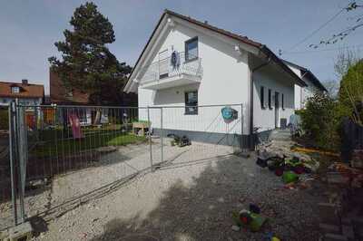 Einfamilienhaus in Sportplatzstraße  20 c, 85716 Unterschleißheim - Bild 1