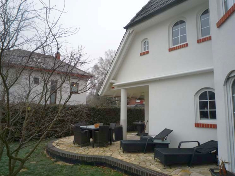 Einfamilienhaus mit Pool, Saunahaus und Tee-Pavillon in Rangsdorf - Bild 4