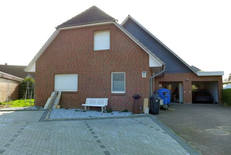 Einfamilienhaus mit Doppelgarage in Kremperheide - Bild 2