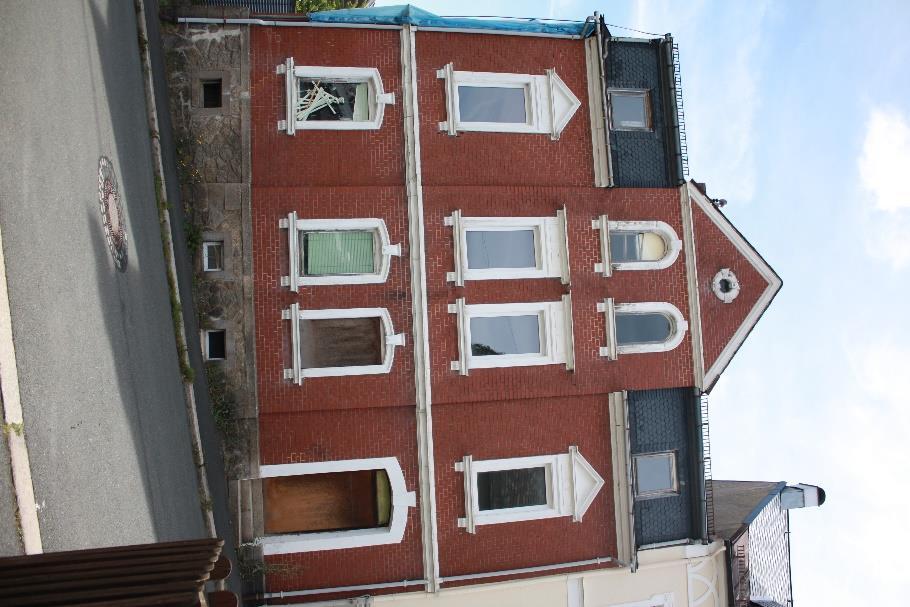 Wohnhaus mit Garage in Helmbrechts - Bild 1