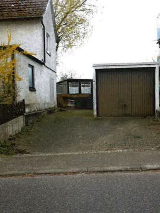 Wohnhaus mit Garage in Nebringen - Bild 2