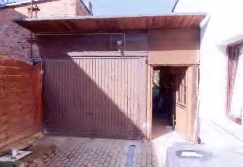 Doppelhaushälfte mit Nebengebäuden in Gützkow - Bild 2