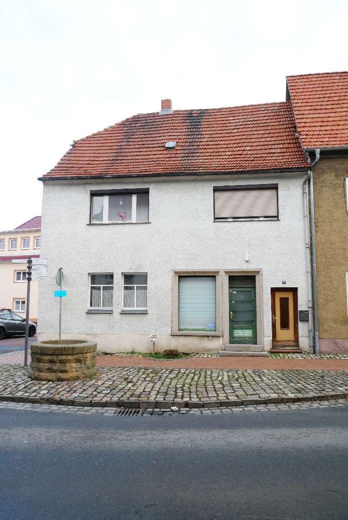Einfamilien-Wohnhaus, zwei Nebengebäude, Schuppen in Roßleben-Wiehe - Bild 1