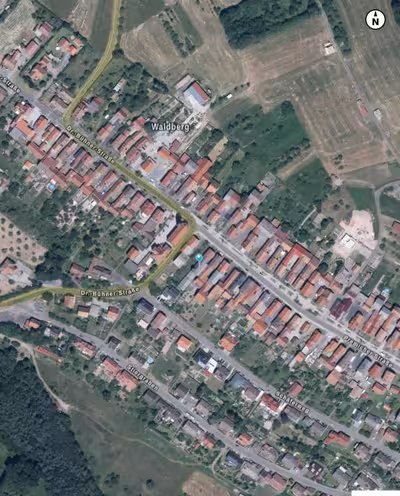 Einfamilienhaus, Sonstiges in Premicher Straße  6 und 4, 97657 Sandberg - Bild 2