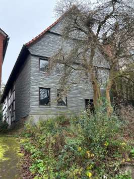 Fachwerk-Bauernhaus als Baudenkmal in Varenholz - Bild 3