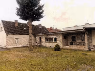 Wohnhaus und Nebengebäude in Eichwalder Straße 18, 15537 Gosen - Bild 1