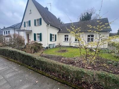 Einfamilienhaus, Einfamilienhaus mit Anbau fungiert dadurch als Zweifamilienhaus in Parkstr. 25, 42489 Wülfrath - Bild 1