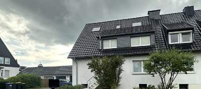 Zweifamilien-Doppelhaushälfte mit PKW-Doppelgarage in Lerchenstraße 24, 46562 Voerde - Bild 1