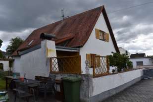 Einfamilienhaus mit Werkstatt-/Garagengebäude in Großmehring - Bild 3