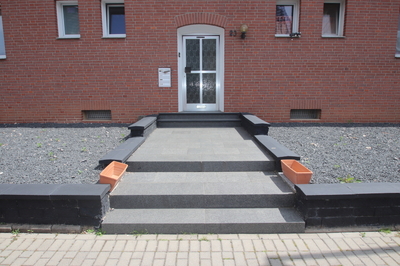 Mehrfamilienhaus in Gartenstraße 23, 41516 Grevenbroich, Kapellen - Bild 2