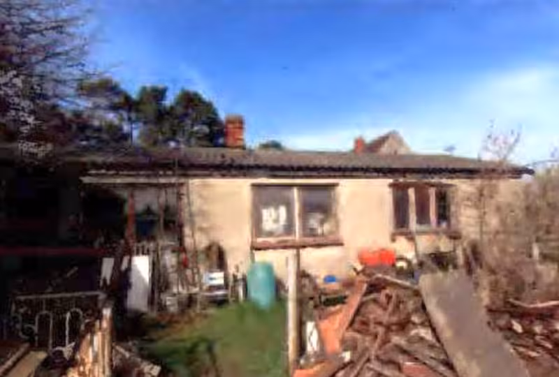 Einfamilienwohnhaus mit Nebengebäudekomplex in Sauzin - Bild 3