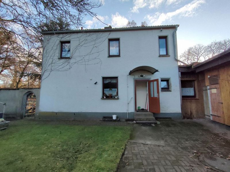 Mit einem Teil des Wohnhauses mit Nebengelasses bebautes Grundstück in Tribsees - Bild 3