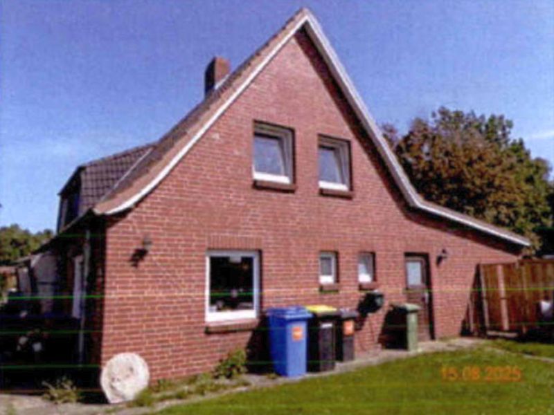 Doppelhaushälfte mit Garage und Schuppenanbau in Diekhusen-Fahrstedt - Bild 1