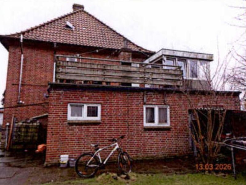 Wohnhaus (1 bis 2 Wohnungen) mit Garage in Marne - Bild 2