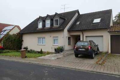 Zweifamilienhaus in Franz-Josef-Strauß-Straße 14, 97232 Giebelstadt, Eßfeld - Bild 2