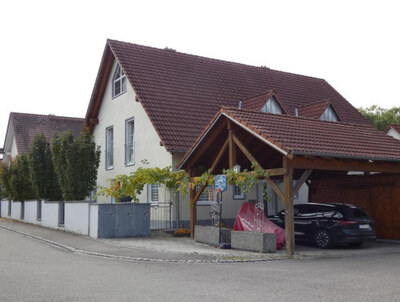1) 1/2-Anteil Doppelhaushälfte u. Carport   2) 1/2-Anteil Doppelhaushälfte mit Carport in Stollstr. 10, 85290 Geisenfeld - Bild 1