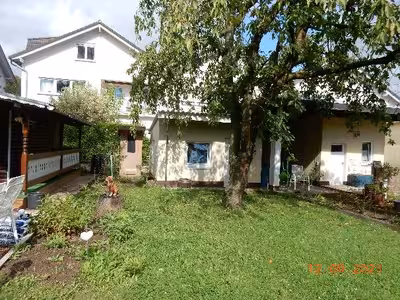 Mehrfamilienhaus, Gebäude- und Freifläche in In der Wolfskaute 18-22, 61130 Nidderau, Ostheim - Bild 2