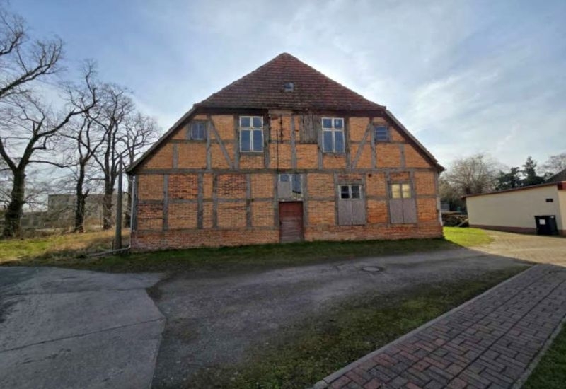 Denkmalgeschütztes ehem. Gutshaus in Güstrow - Bild 1