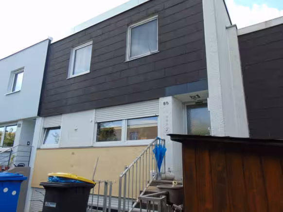 Einfamilienreihenmittelhaus, Hofraum, Garten, Garage in Höchberg - Bild 6