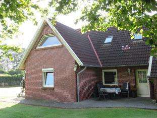 Zweifamilienhaus, land- und forstwirtschaftlich genutztes Grundstück in Neuschoo - Bild 2