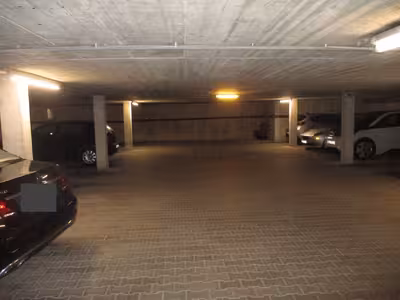 Kfz-Stellplatz (Tiefgarage) in Defreggerstraße 8 und 8a, 81545 München - Bild 2