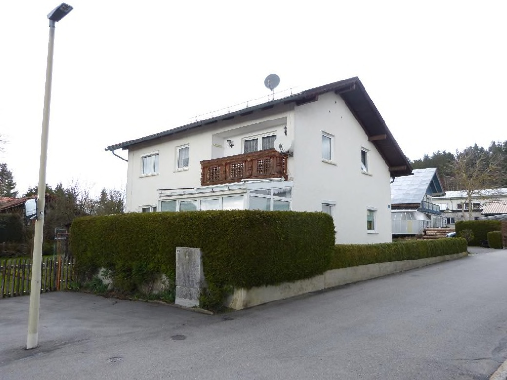 Einfamilienhaus, Garage, Pensionsgebäude in Grafenau - Bild 1
