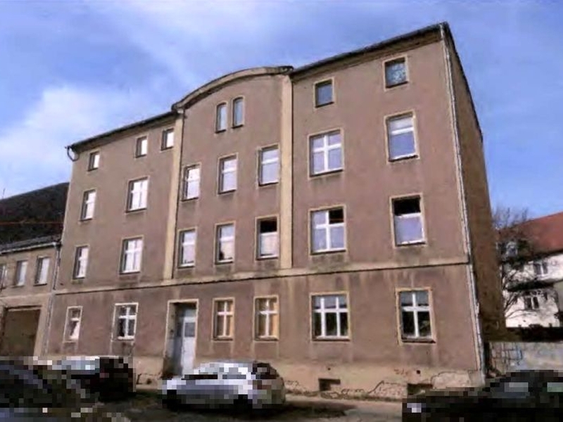 Mehrfamilienhaus mit Nebengebäude in Anklam - Bild 1