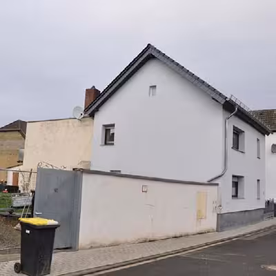 Kfz-Stellplatz, Einfamilienhaus in Münstereifeler Straße 36, 53902 Bad Münstereifel, Arloff - Bild 1
