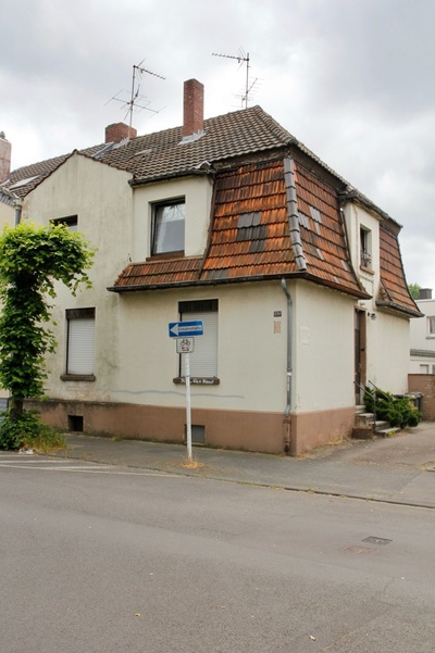 Garage, Gewerbeeinheit (z.B. Laden, Büro), Doppelhaushälfte in Von-Quadt-Straße 120, 51069 Köln, Dellbrück - Bild 1