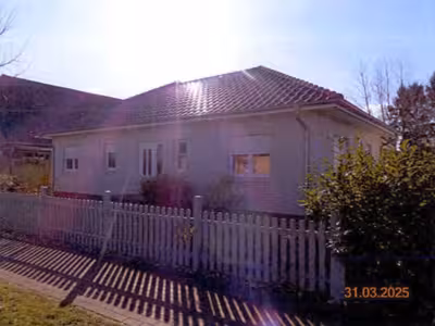 Wohnhaus mit Carport in Julius-Leber-Straße 12, 25704 Meldorf - Bild 1