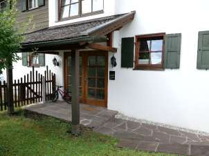 Eigentumswohnung (3 bis 4 Zimmer), Kfz-Stellplatz (Tiefgarage) in Dreitorspitzstraße 25b, 82467 Garmisch-Partenkirchen - Bild 2