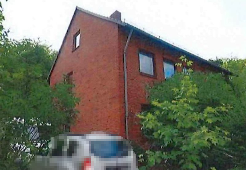 Mehrfamilienhaus mit 2 Einzelgaragen in Kiel - Bild 2