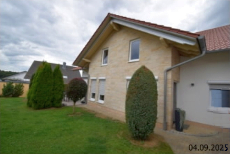 Wohnhaus mit Doppelgarage in Essingen - Bild 2