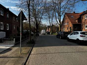 Zweifamilienhaus, und Garage+Carports, anteilige Wegeflächen, anteilige Wegeflächen in Duisburg - Bild 3
