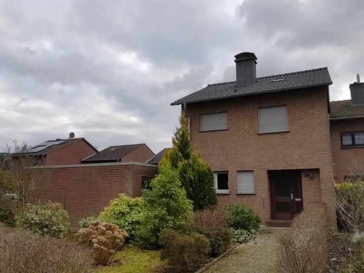 Reihenendhaus mit zwei Garagen in Berlin - Bild 1