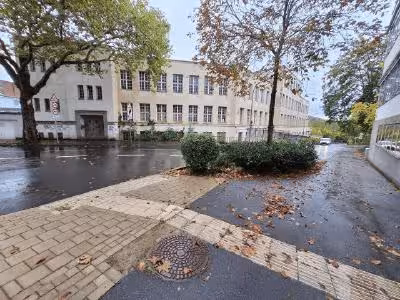 Abrissreifes Fabrikgebäude, Garagengebäude und Garagen-Lager in Wuppertal - Bild 1