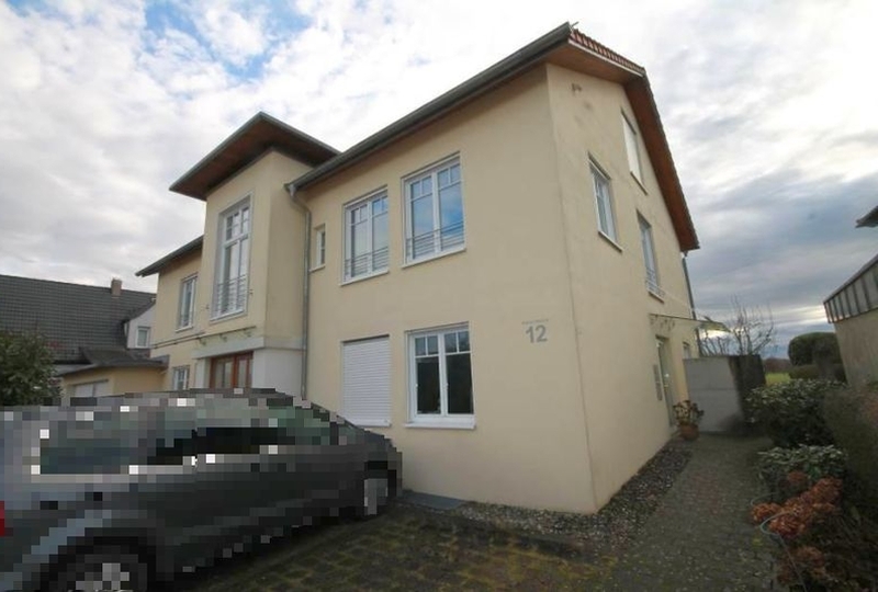 Einfamilienwohnhaus mit Büronutzung und Doppelgarage in Lorch - Bild 2