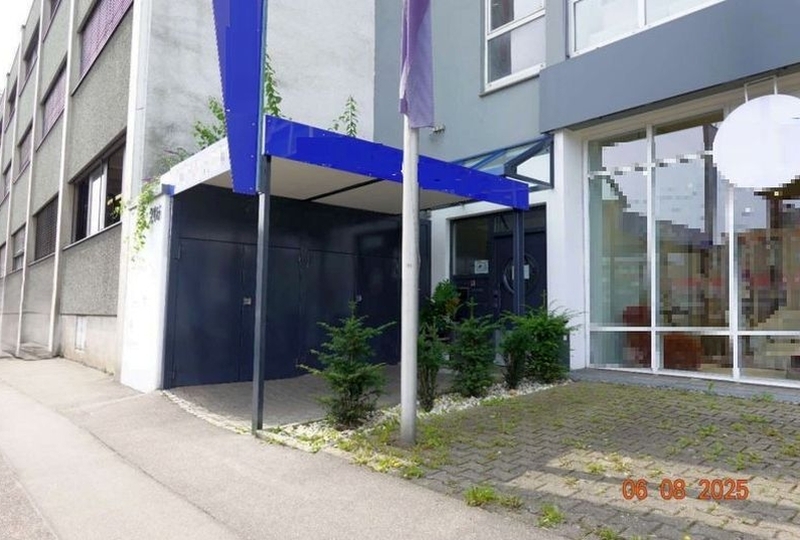 Geschäftshaus mit Anbau und Tiefgarage in Stuttgart - Bild 1