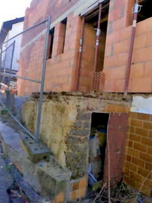 Abbruchreifes, tlw. abgerissenes Einfamilienhaus in Heidelberg - Bild 2
