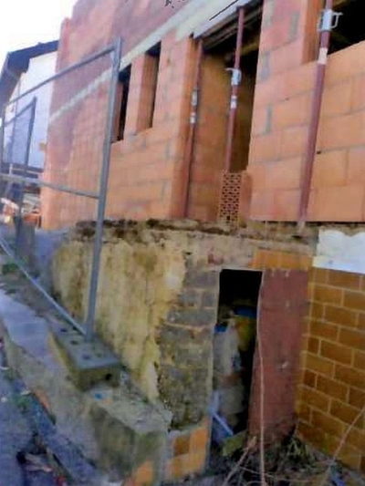 Abbruchreifes, tlw. abgerissenes Einfamilienhaus in Schönauer Abtweg 35/1, 69118 Heidelberg OT Ziegelhausen - Bild 2