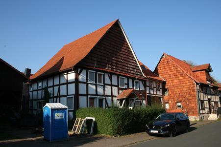 Denkmalgeschütztes Einfamilienhaus mit Scheunenanbau in Oedelsheim - Bild 2