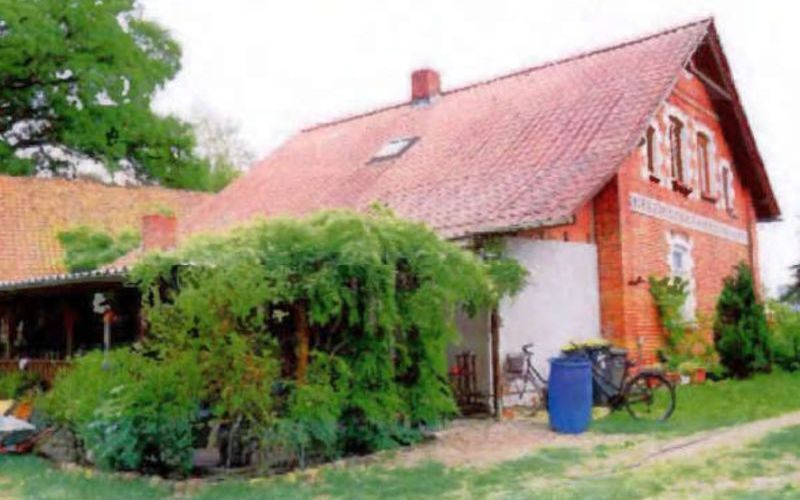 Einfamilienhaus mit Nebengebäuden in Vielank - Bild 2