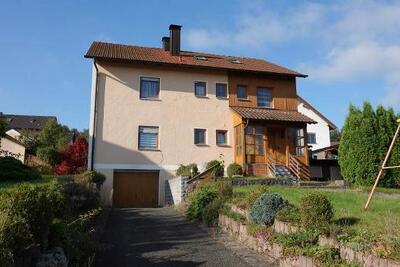 Zweifamilienhaus in Am Pfarrberg 2, 92447 Schwarzhofen, Häuslern - Bild 1