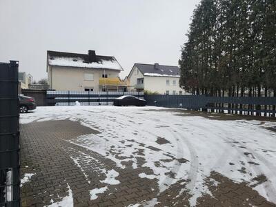 Kfz-Stellplatz, Eigentumswohnung (3 bis 4 Zimmer) in Bielefelder Straße 165, 33104 Paderborn, Schloß Neuhaus - Bild 2