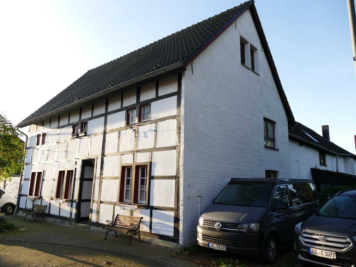 unbebautes Grundstück, Mehrfamilienhaus, Nebengebäude in Titz - Bild 2